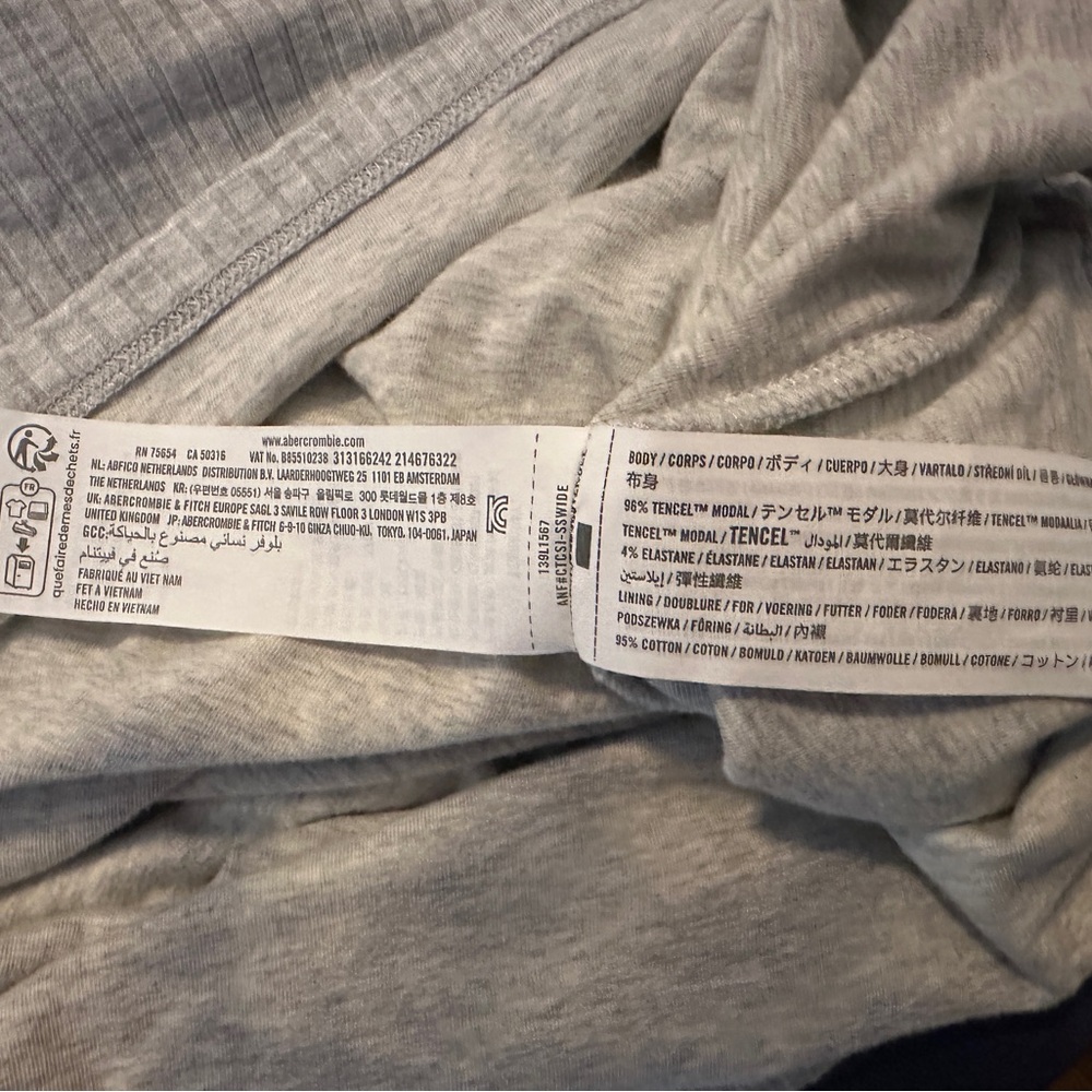 Abercrombie top XL - Picture 6 of 6